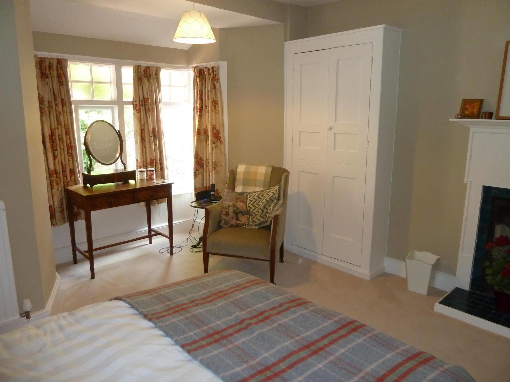 The Old Vicarage B&B Tideswell Bagian luar foto